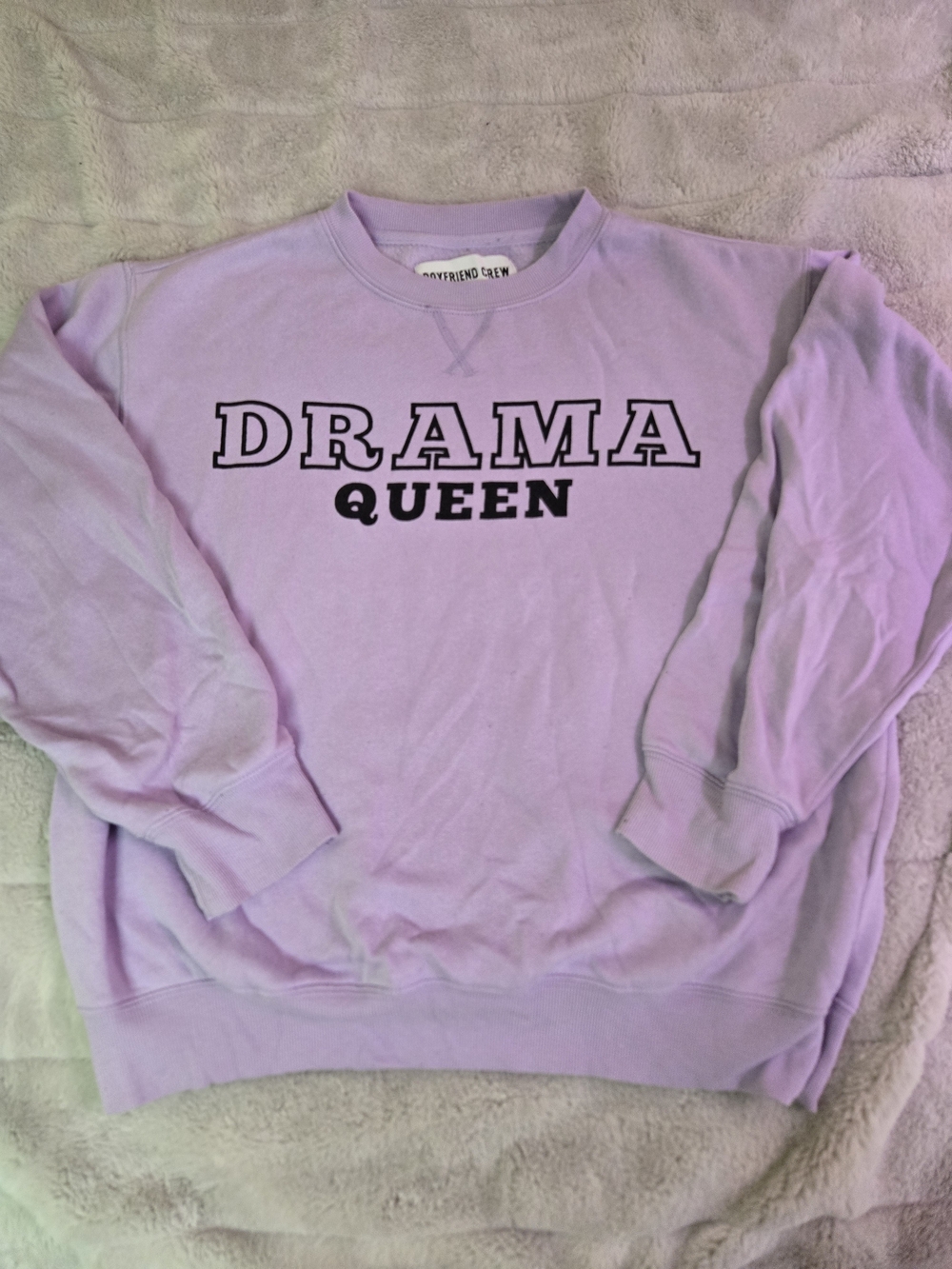Urban Behavior Lilac Crewneck Sweatshirt with "DRAMA QUEEN" Print